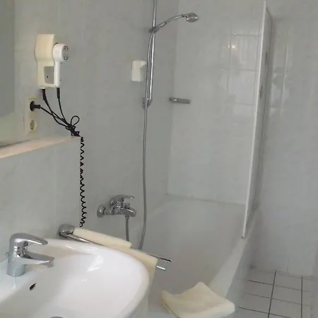 Alexander Hotel